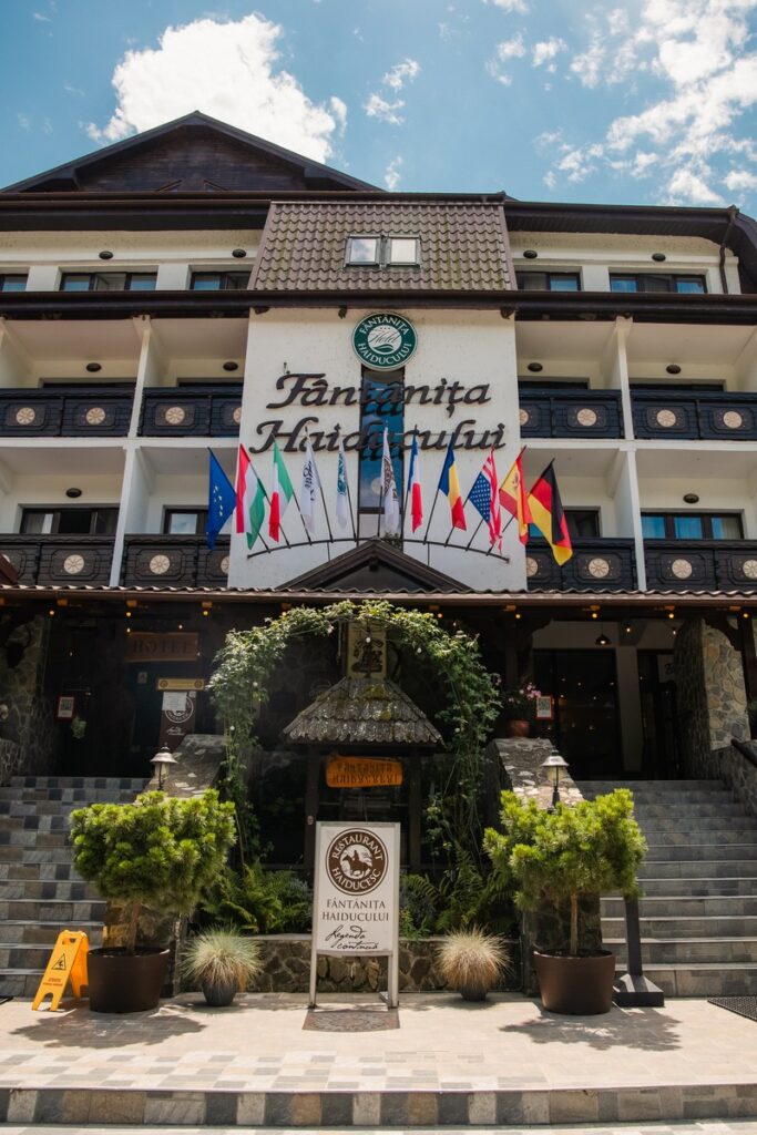 fantanita haiducului cazare hotel sibiu teambuilding transilvania
