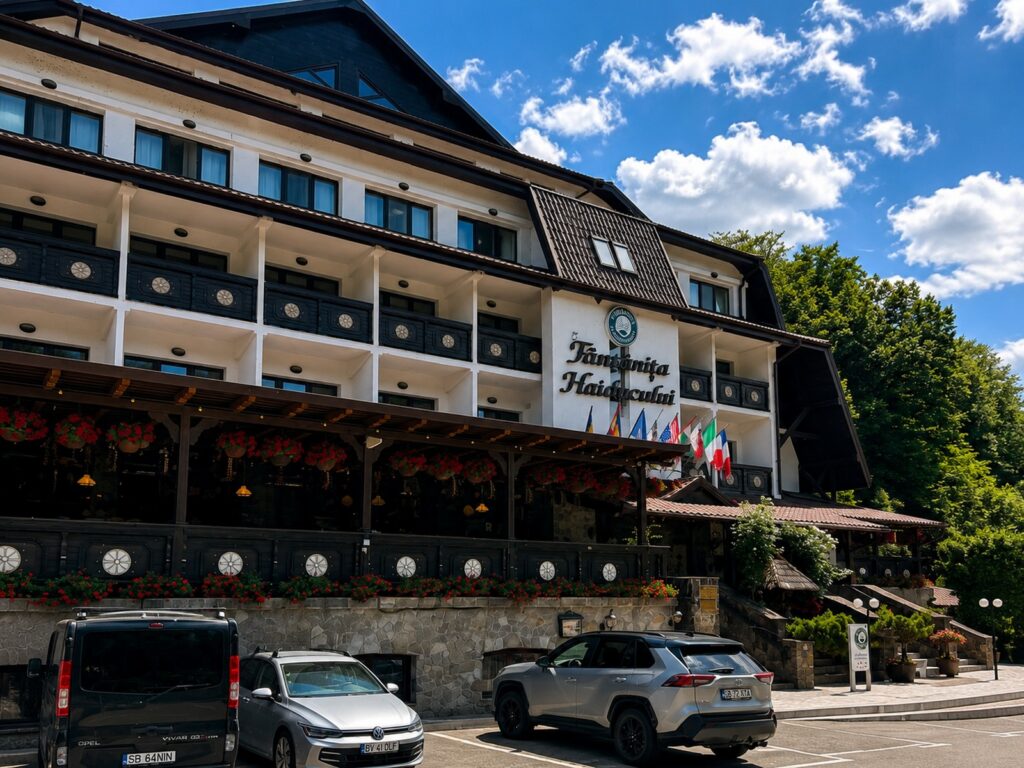 Vacanță de Sfânta Maria în România – 8 Idei de Minivacanță Vacanță de Sfânta Maria în România